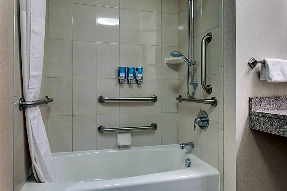 Drury Inn & Suites Charlotte Arrowood
