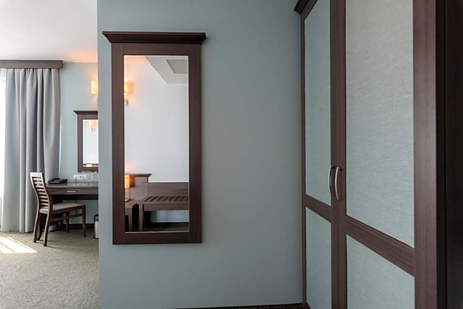 Lion Sunny Beach Hotel