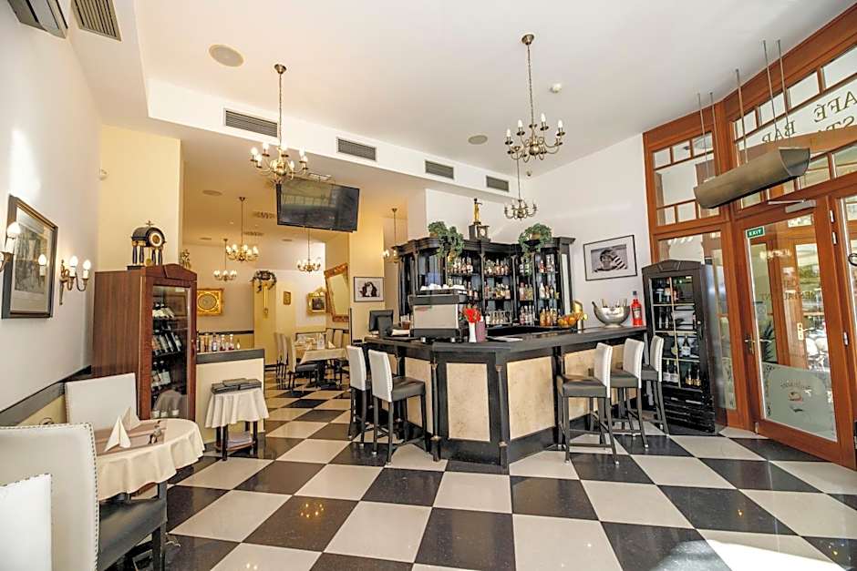 Salvator Hotel