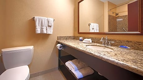 2 Queen Beds, Non-Smoking, High Speed Internet Access, Refrigerator, Continental Breakfast