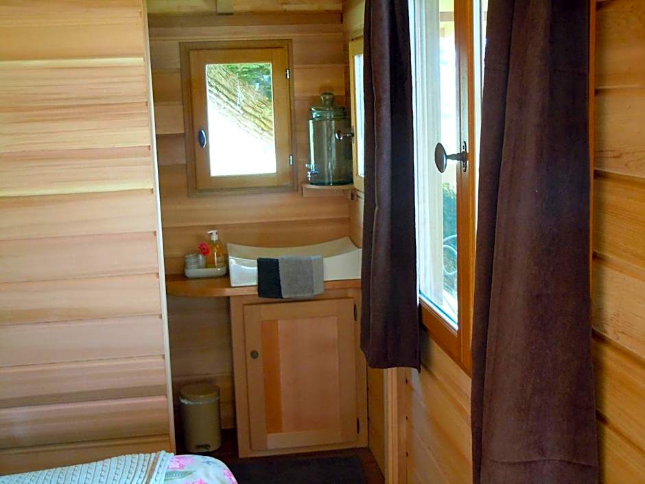 Cabanes et Studios à la Bernardiere