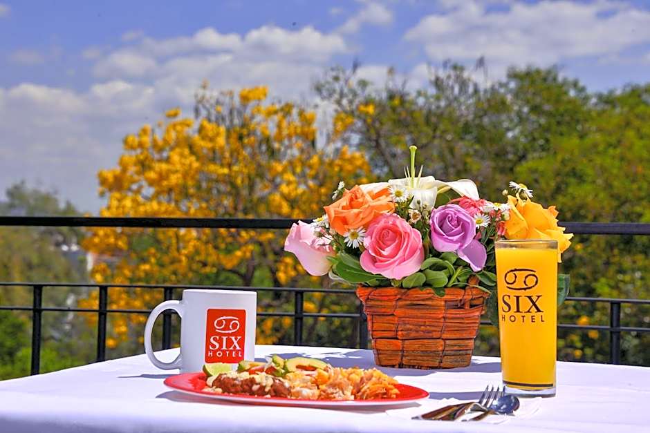 Six Hotel Guadalajara Expiatorio