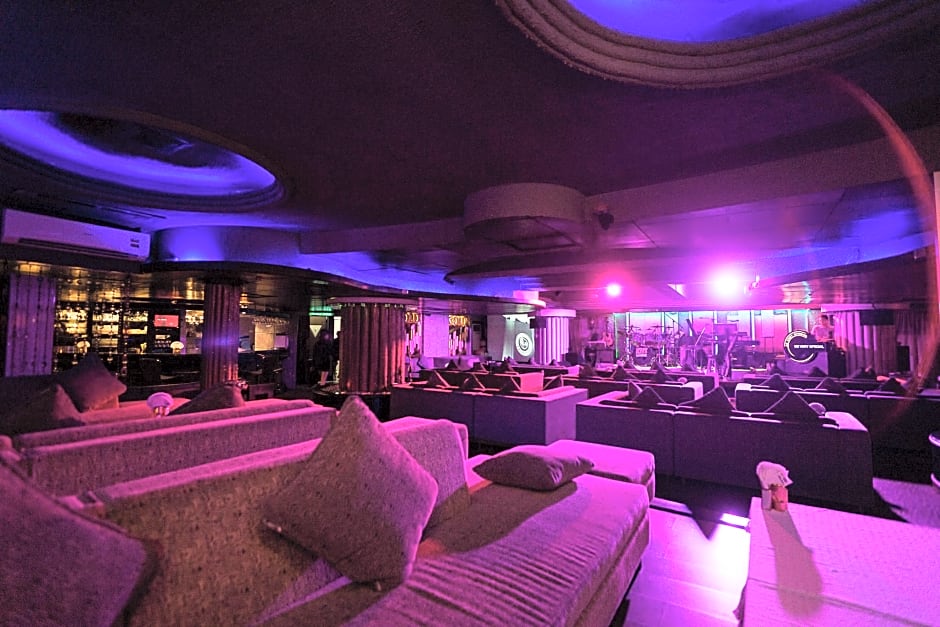 Kiss Gardenhome Chic Hotel