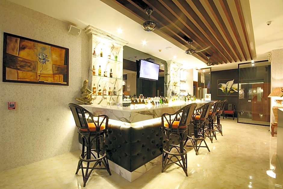 Hemingways Silk Hotel