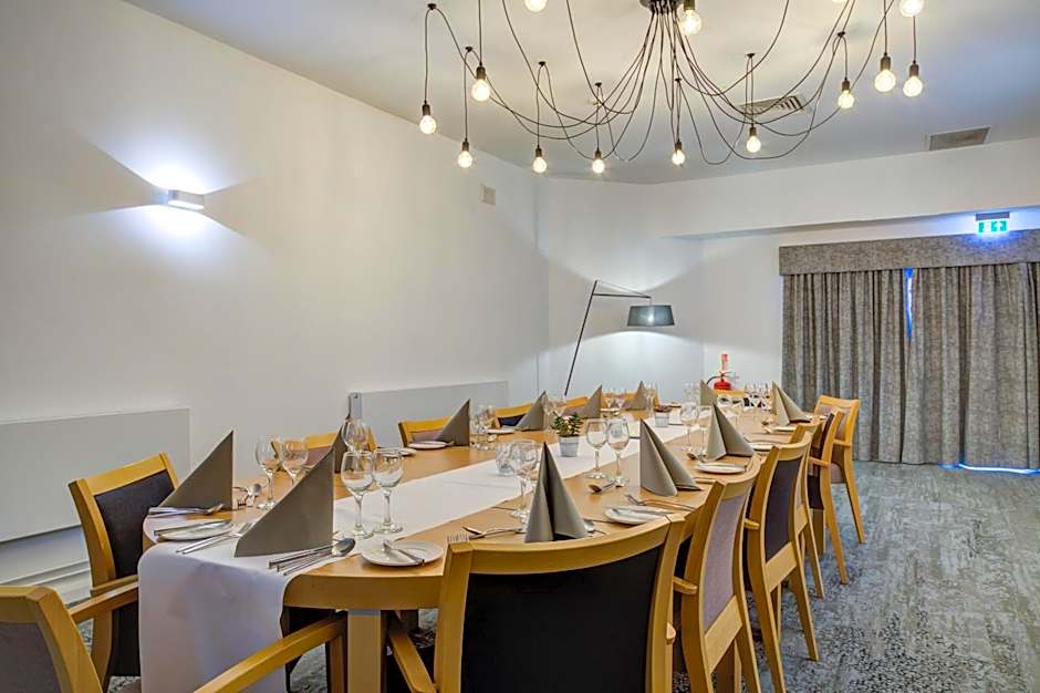 Warwick Conferences - Radcliffe