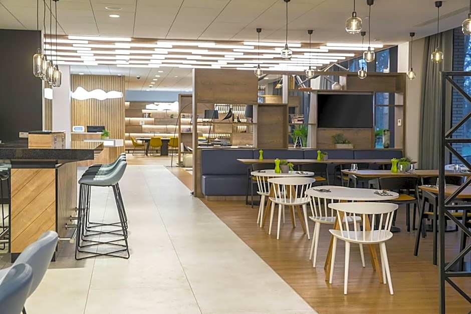 Courtyard by Marriott Edinburgh West