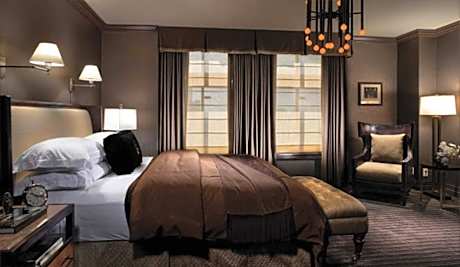 Deluxe Queen Room
