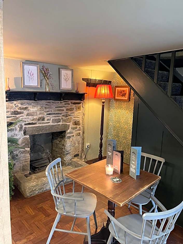 The Fountain Inn