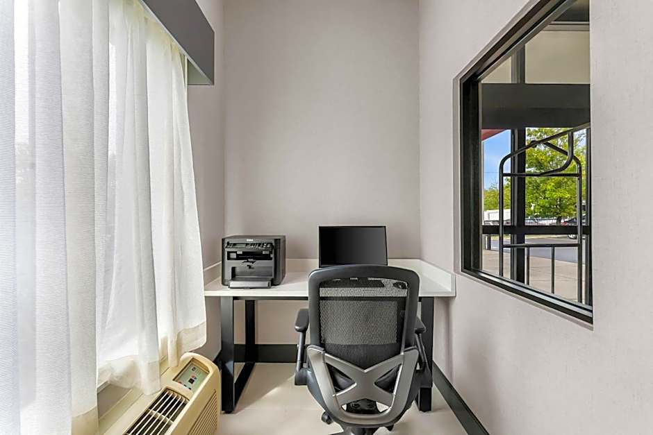 Brentwood Suites Nashville, an Ascend Collection Hotel