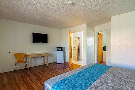 1 King Bed | Suite, Non-Smoking, Hot Tub