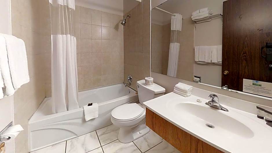 Recreation Inn and Suites Kelowna