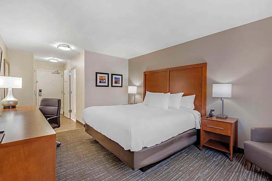 Comfort Inn & Suites