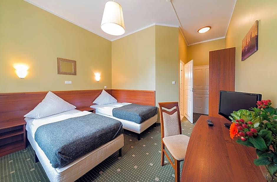 Hotel Belweder - przy hotelu Golebiewski