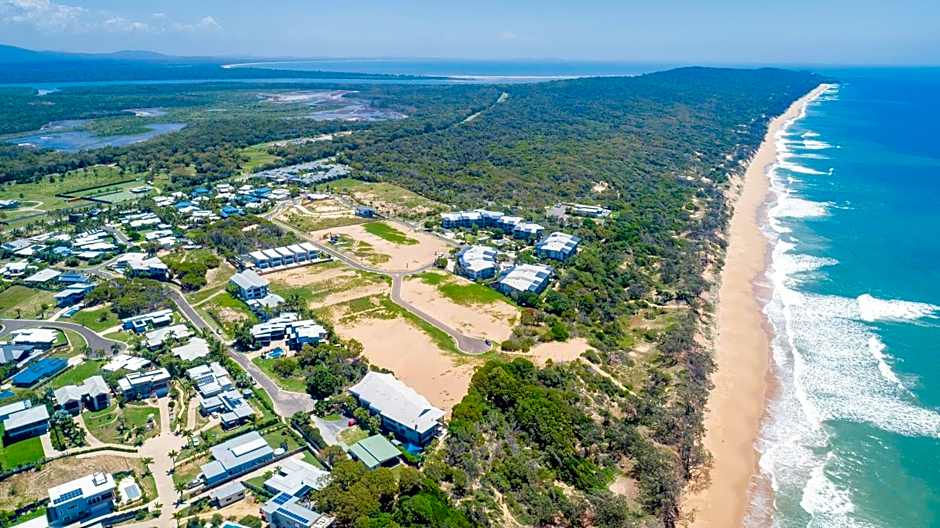 Loka Santi Penthouse 14 - Luxury Beachfront Escape with Sea View, Heated Pool, Steps from Main Beach