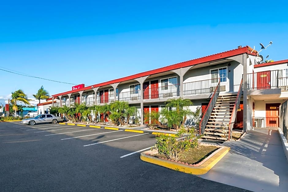 Red Roof Inn Los Angeles - Bellflower