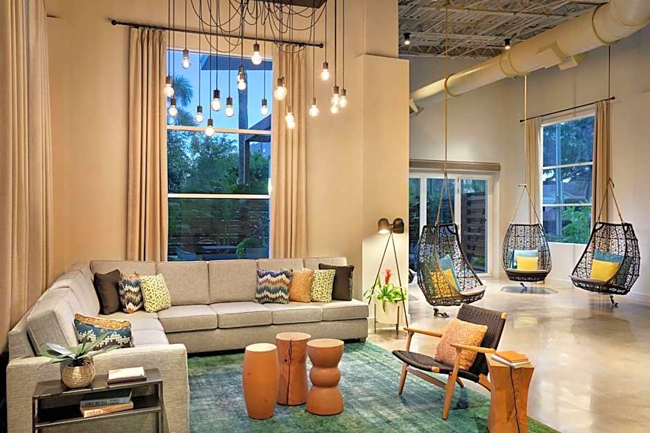 Hotel Alba Tampa, Tapestry Collection By Hilton