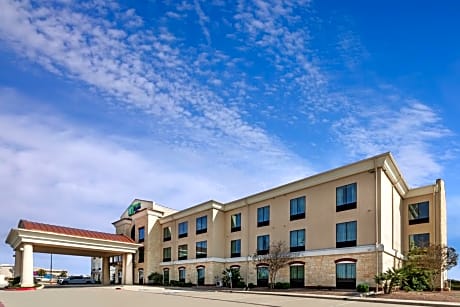 Holiday Inn Express Hotel & Suites Floresville, an IHG Hotel