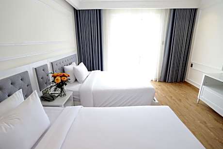 Junior Suite with Balcony