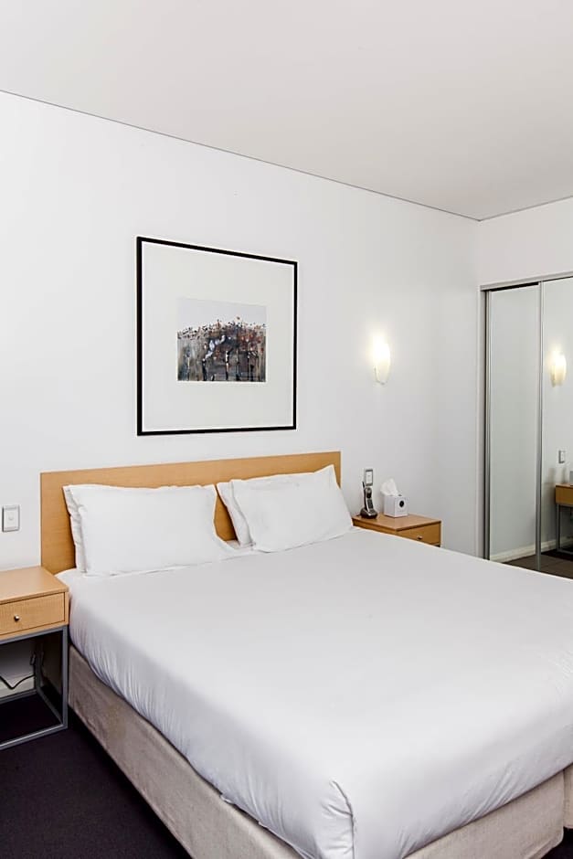 Majestic Oasis Apartments