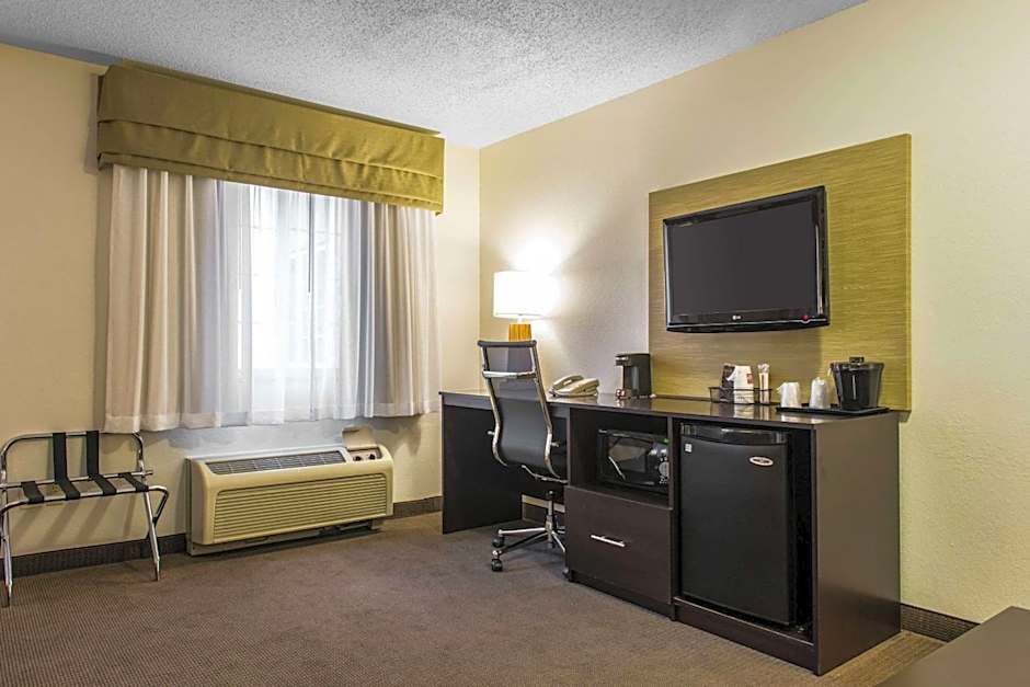 Sleep Inn & Suites Pittsburgh Airport