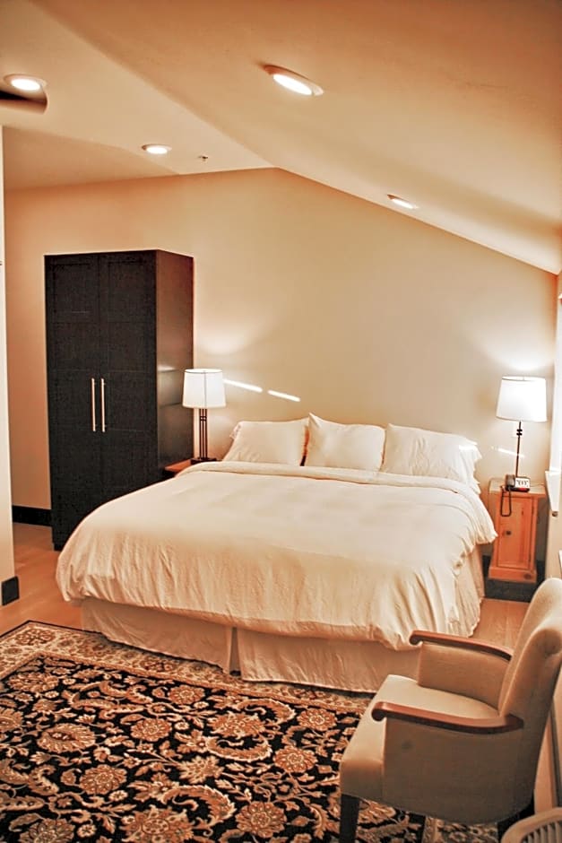 Iron Springs Luxury Lodge & Spa