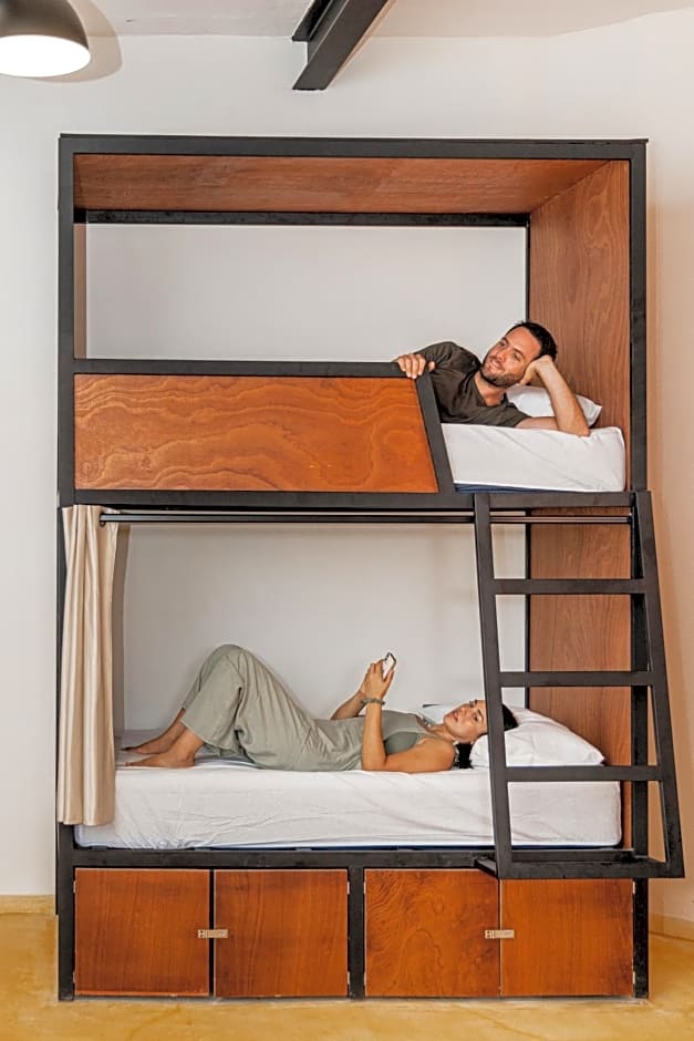 Caleta Hostel