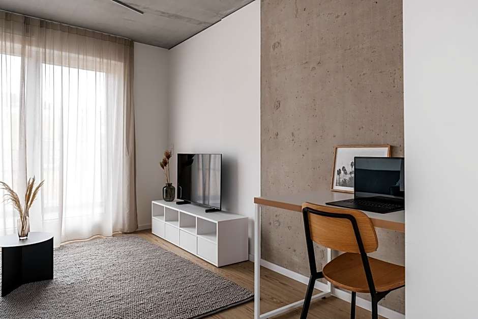 CLOUD N°7 STUDIOS