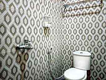 Urbanview Hotel Rifal Home Tegal