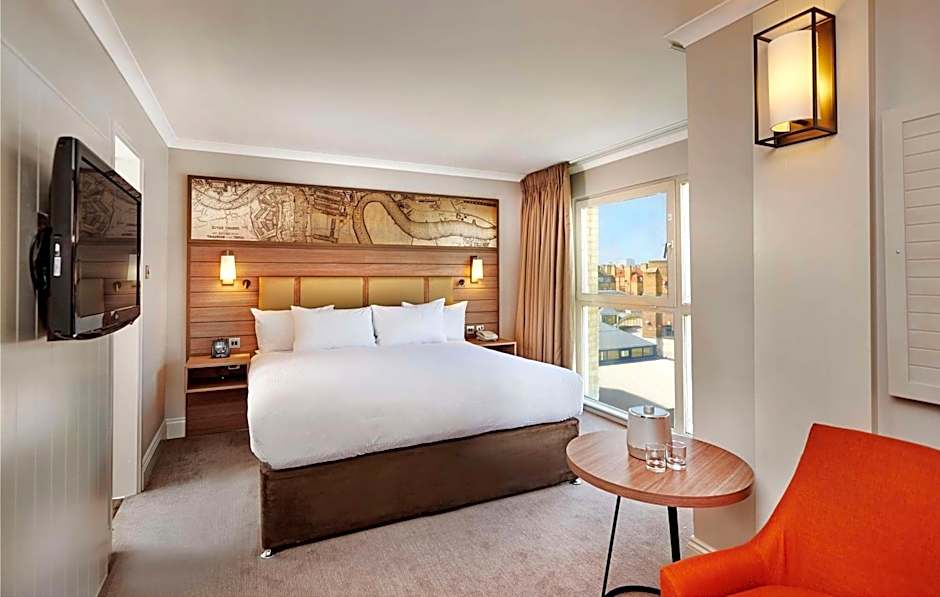 a&o London Docklands Riverside