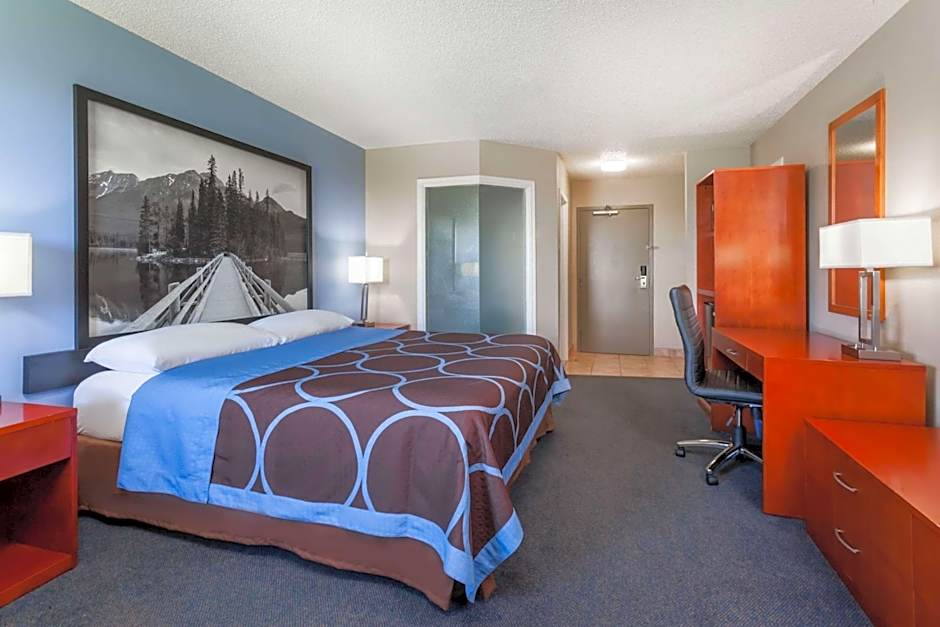Super 8 by Wyndham Sherwood Park/Edmonton Area