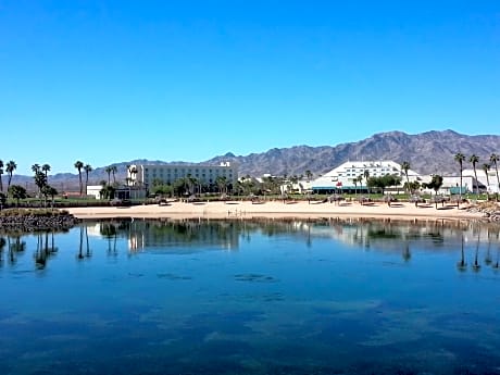 Avi Resort & Casino