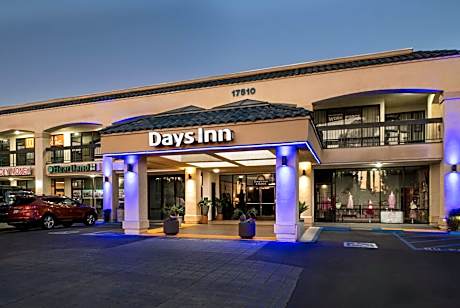 Days Inn & Suites by Wyndham Artesia