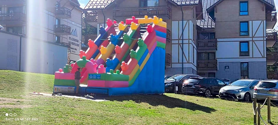 APARTAMENT w PLATINUM MOUNTAIN Z PARKINGIEM