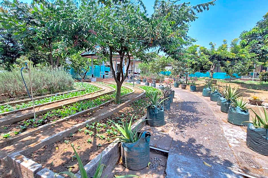 Papa Kana Farm Mitra RedDoorz At Pacet Mojokerto