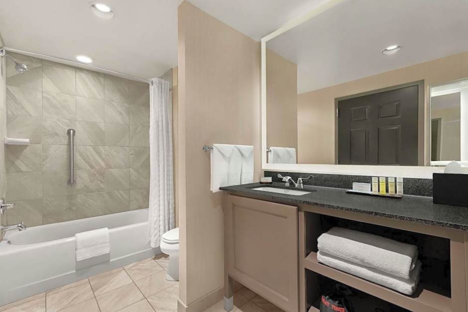 Embassy Suites By Hilton Charlotte/Ayrsley