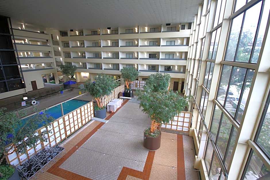 Atrium Hotel And Suites Dfw Airport