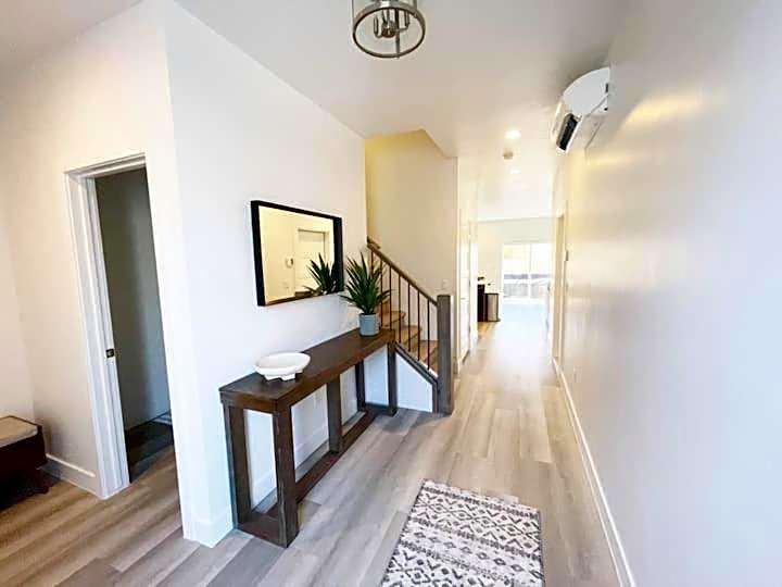 New Family-Friendly Townhome w/ Pool & Hot Tub