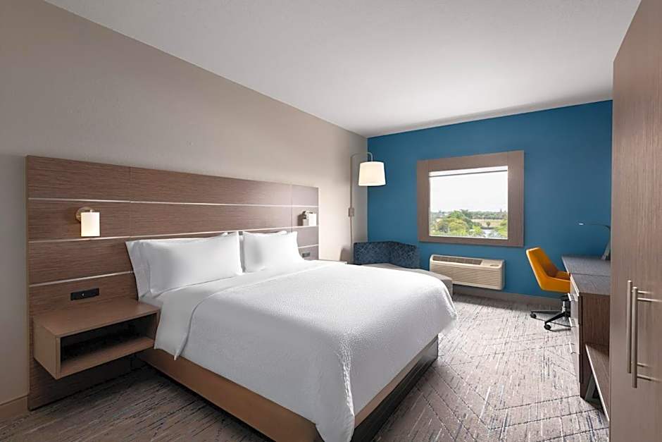 Holiday Inn Express & Suites Boynton Beach West By IHG