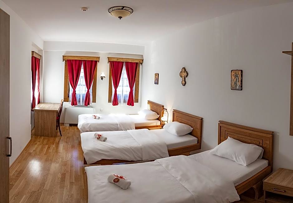 Guest Mansion, Гостински Палат