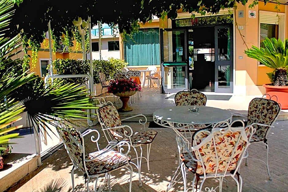 Hotel Saturno