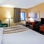 La Quinta Inn & Suites by Wyndham Detroit Southgate