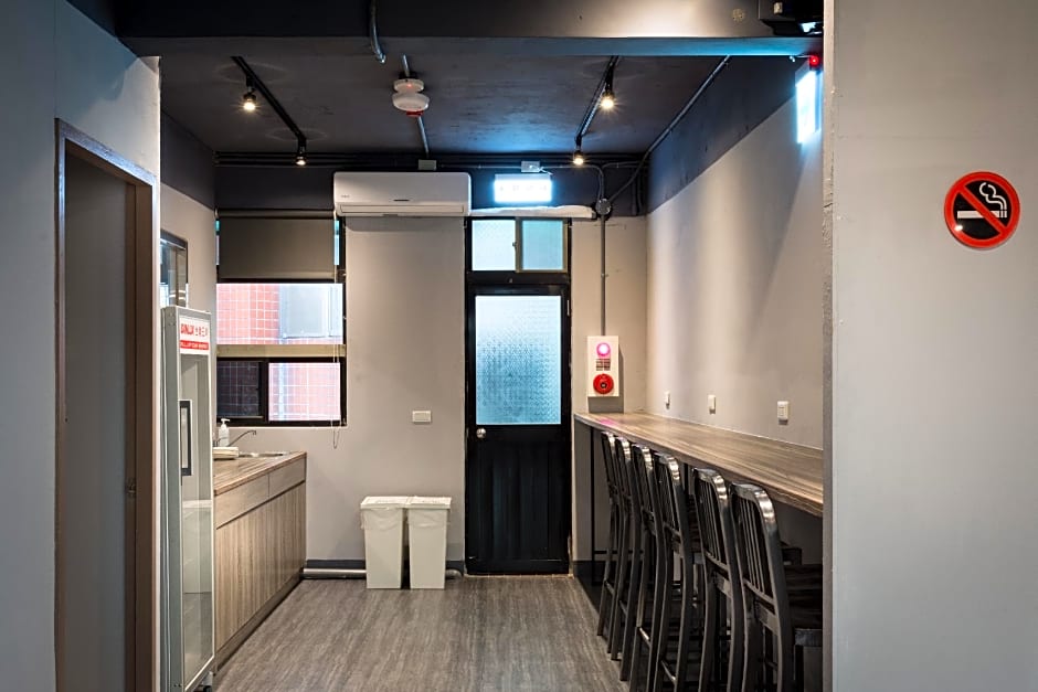 Taipei Travelers International Hostel
