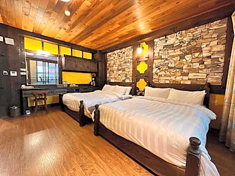 Quadruple Room with Bath