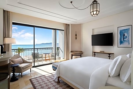 Superior King Room with Balcony - Seafront