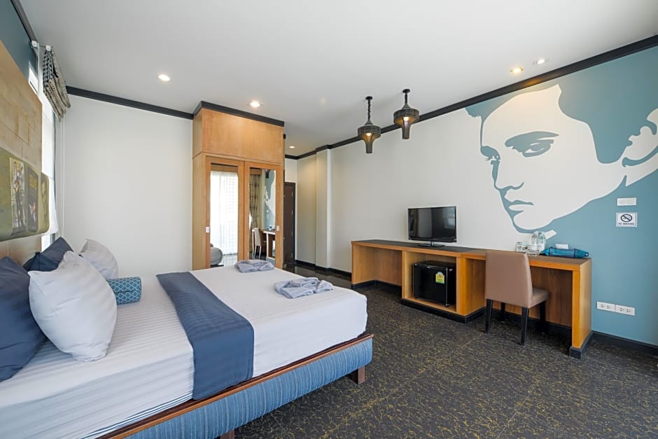 The River Scene Hotel