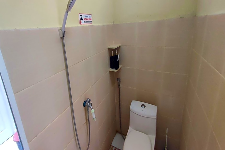 OYO 92464 Efniati Homestay Syariah