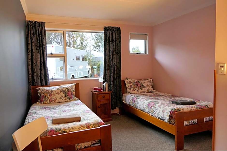 Queenstown Holiday Park Creeksyde