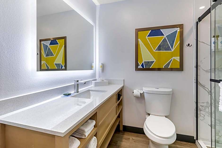 Comfort Inn & Suites Irvine Spectrum