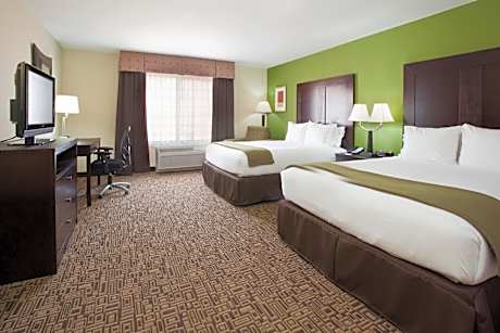 Standard Queen Room with Two Queen Beds and Mobility Accessible Tub