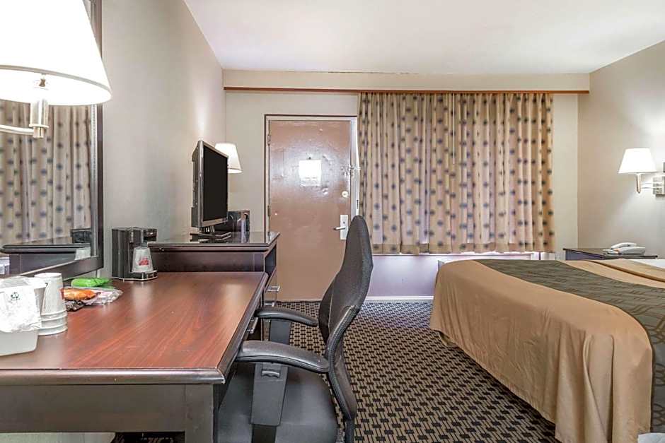 Econo Lodge West Haven